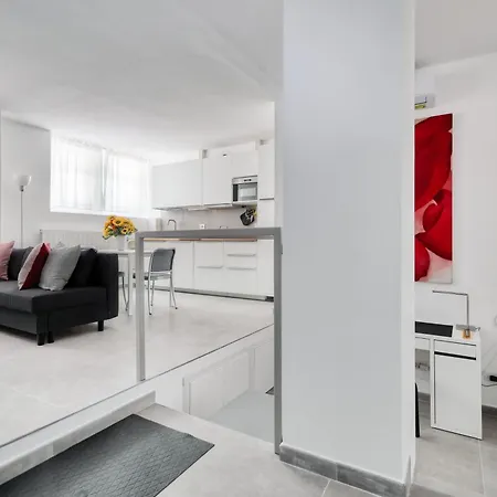 Red Cannas, Cozy Apt In City Life District Milano Esterno foto